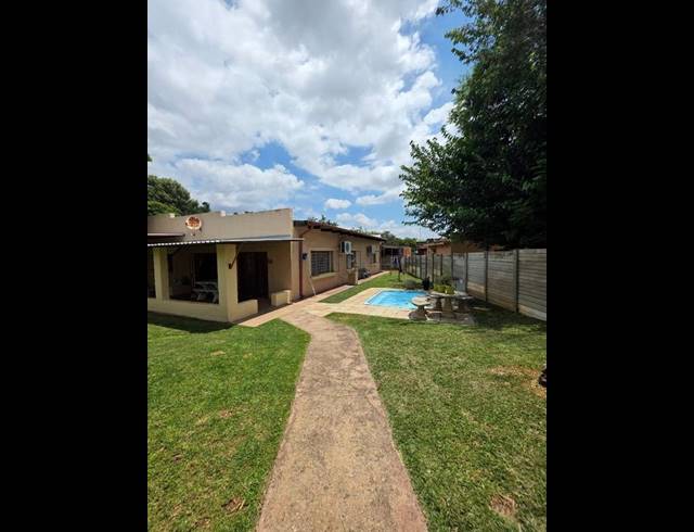 6 BEDROOM HOUSE FOR SALE IN WELGELEGEN